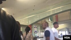 AbeZimbabwe becapha umngcele wele Botswana bephindela ekhaya
