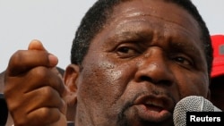 Mokambi ya UNITA, lisanga ya politiki liye Jonas Savimbi atika na Angola, Isaias Samakuva, na lisikulu na Luanda, 25 août 2012