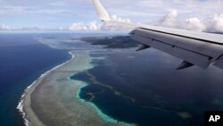 Bandara Internasional Pohnpei di Kolonia, Negara Federasi Mikronesia, pada 5 Agustus 2019. Pada pertengahan Juli 2022, Mikronesia kemungkinan menjadi negara terakhir di dunia dengan populasi lebih dari 100.000 yang mengalami COVID-19t. (Foto: via AP)