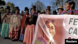 Indigenas bolivianos descienden sobre la capital La Paz, para una nueva ronda de protestas.