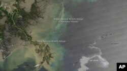 Američka Obalna straža kontrolirano pali naftnu mrlju u Meksičkom zaljevu