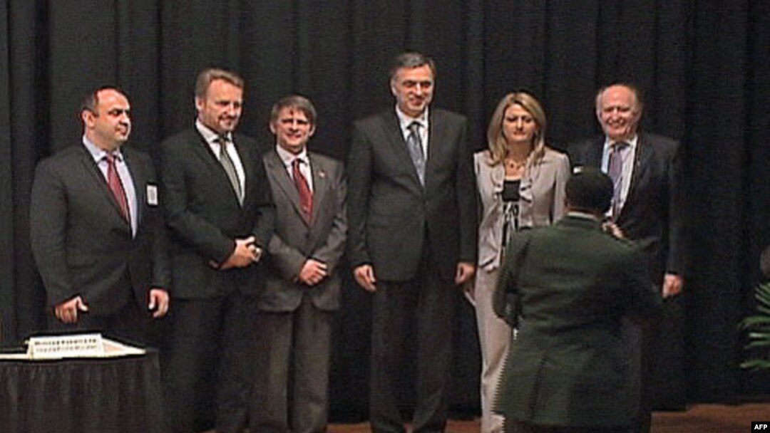 Vladimir Peševski, zamenik premijera Makedonije, Bakir Izetbegović, član predsedništva BiH, Tom Kantrimen, zamenik pomoćnika američkog državnog sekretara, Filp Vujanović, predsednik Crne Gore, Mimoza Kusari-Ljilja, zamenica premijera Kosova i bivši ambasa