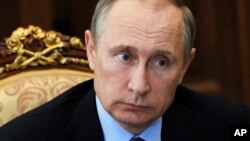 El presidente ruso, Vladimir Putin, ha hecho comentarios que parecen favorecer la elección de Donald Trump como presidente de EE.UU.