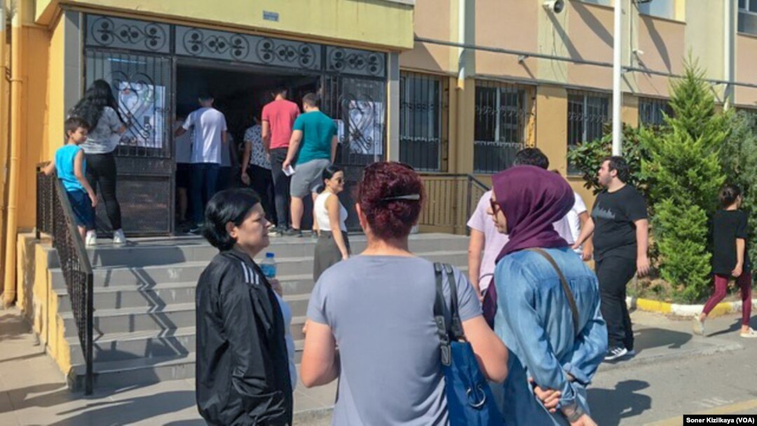 Bir milyondan fazla öğrenci sınvda ter dökecek.