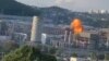 Vista de una explosión causada por ataque con drones ucranianos a la refinería de petróleo Tuapse de Rosneft, en medio del ataque de Rusia a Ucrania, en Tuapse, región de Krasnodar, Rusia, el 22 de julio de 2024.