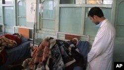 این حمله حوالی ساعت ۲:۳۰ بعد از ظهر امروز در مقابل نمایندگی کابل بانک در شهر لشکرگاه صورت گرفت.