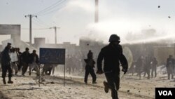 Sitwayen nan Afganistan Kontinye Manifeste Apre Sòlda Kowalisyon an Boule Plizyè liv Koran