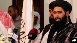 Seorang perwakilan Taliban-Afghanistan memberikan konferensi pers di Doha, Qatar (foto: dok). Delegasi Taliban Afghanistan berkunjung ke Pakistan dari Qatar.