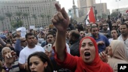 Abanyamisiri Bariko Biyamiriza Ingingo ya Prezida Mohamed Morsi y'Ukwiha Ububasha Burengeye