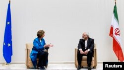 Berpirsa Rêbaza Derve ya Yeîtiya Ewropî Catherine Ashton û wezîrê derve yê Îranê Mihemed Cewad Zerîf roja Sêşemê li Jinêvayê civiyan. 