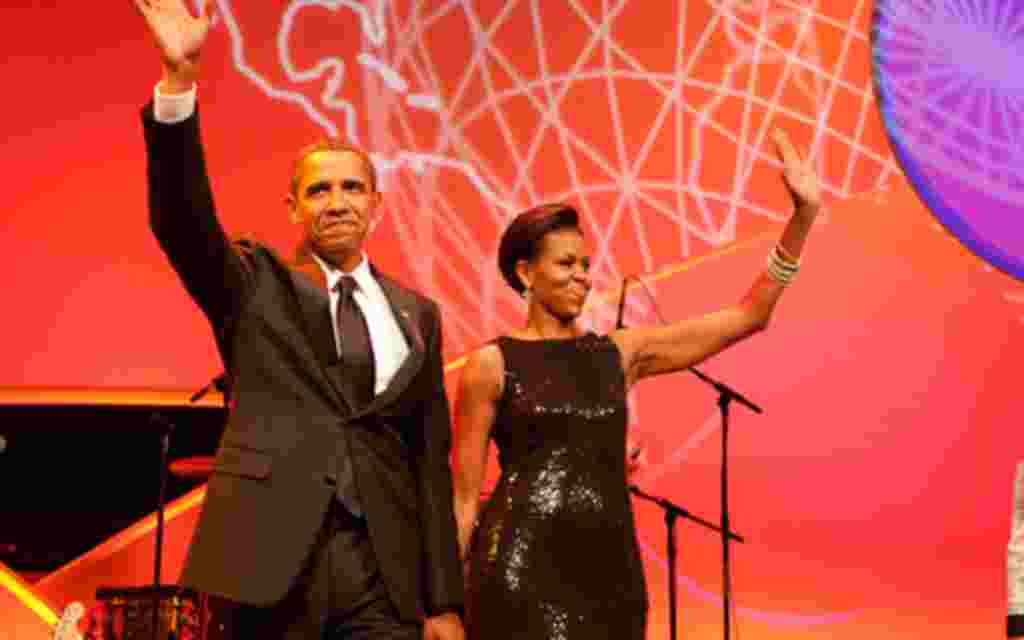Obama está casado con Michelle y tiene dos hijas: Sasha y Malia.
