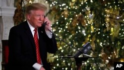 El presidente Trump preguntó a una niña de 7 años en las víspera de Navidad si todavía cree en Papa Noel. 