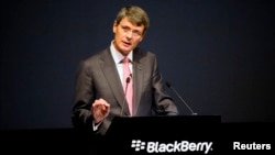 BlackBerry Chief Executive Thorsten Heins speaks at the company's annual meeting in Waterloo, Ontario, July 2013.