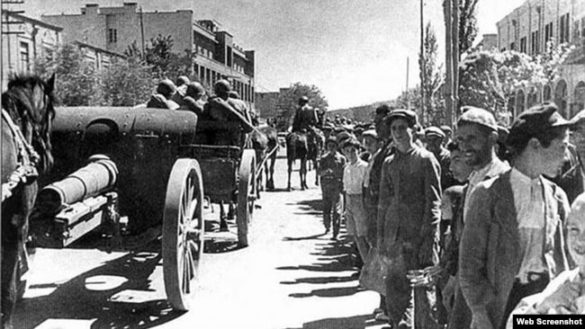 Qızıl Ordu Təbriz küçələrində - Sentyabr 1941
