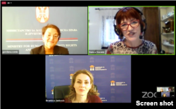 Gordana Čomić, ministarka za ljudska i manjinska prava i društveni dijalog, Danica Vučenić, moderatorka i Brankica Janković, poverenica za zaštitu ravnopravnosti tokom onlajn tribine "Žene u sektoru bezbndosti" u organizaciji Instituta za evropske poslove, 16. decembra 2020.