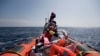 کشتی ڈوبنے سے لگ بھگ 100 تارکین وطن کی ہلاکت کا خدشہ