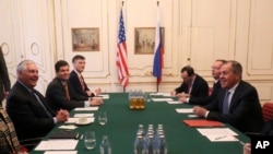 Američki državni sekretar Reks Tilerson i ruski šef diplomatije Sergej Lavrov sastali su se na marginama konferencije OEBS-a u Beču
