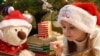 «Потворні» светри, м’ятні льодяники і «Щедрик». Без чого у США не буває Різдва?