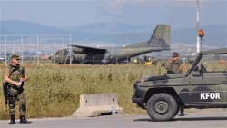 NATO fillon dislokimin e forcave shtesë në Kosovë