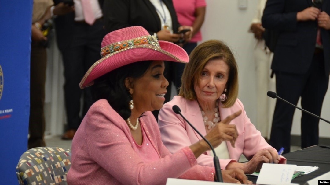 House Speaker Nancy Pelosi and Congresswoman Frederica Wilson participate in a round table discussion about Haiti in Miami, Fla, Oct 3, 2019. (Photo: @RepWilson Twitter)