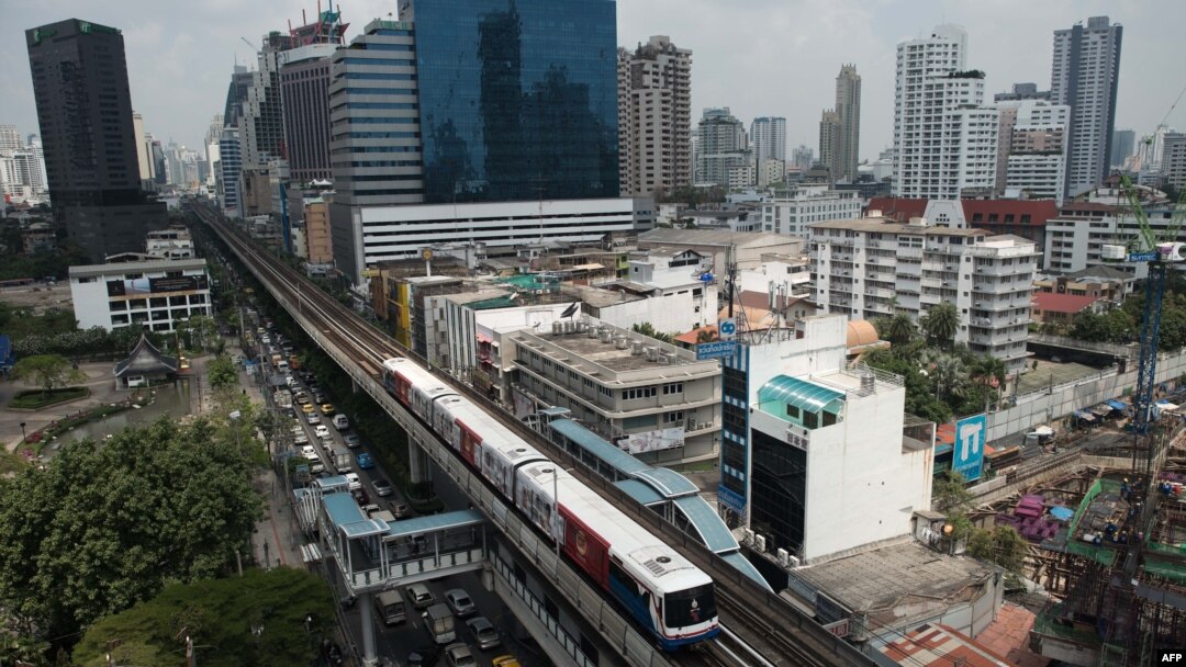 Kereta api di Bangkok, Thailand. Kunjungan ke Bangkok diperkirakan tumbuh 9,8 persen tahun ini.(Foto: Dok)