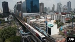 Kereta api di Bangkok, Thailand. Kunjungan ke Bangkok diperkirakan tumbuh 9,8 persen tahun ini.(Foto: Dok)