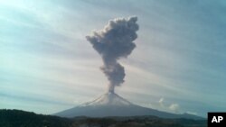 El volcán Popocatepetl volvió a hacer erupción.