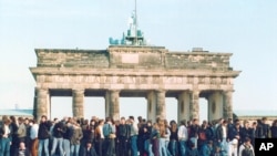 GERMNAY BERLIN WALL 1989