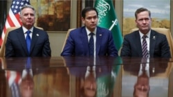 Menteri Luar Negeri AS Marco Rubio, Penasihat Keamanan Nasional AS Mike Waltz, dan utusan AS untuk Timur Tengah Steve Witkoff di Istana Diriyah, di Riyadh, Arab Saudi, Selasa, 18 Februari 2025. (Evelyn Hockstein/Pool Photo via AP)