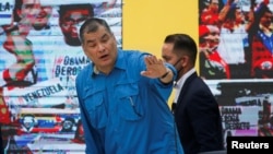 ARCHIVO - El expresidente de Ecuador, Rafael Correa, asiste a un evento gubernamental, en Caracas, Venezuela, el 9 de marzo de 2023. 