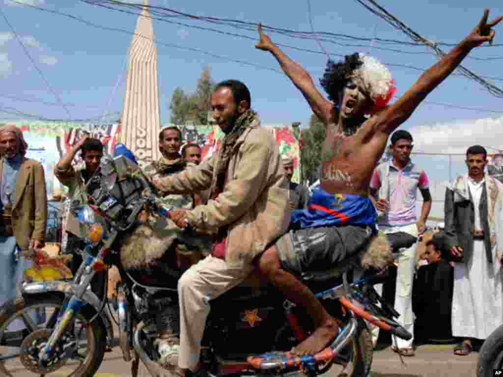 Anti-Saleh protesters in Yemen. (Reuters)