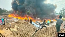 A fire breaks out in the Kutupalong Rohingya refugee camp in Cox’s Bazar, Bangladesh, Dec. 24, 2024. (Md. Jamal for VOA)