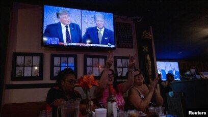 Cuckold qul er-xotinga xizmat qiladi