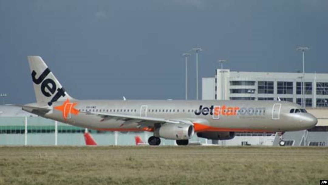Pesawat Airbus A321-200 milik Jetstar siap lepas landas dari bandar udara Melbourne. (Foto: Dok)