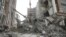 ARCHIVES - Les décombres de l'immeuble de 10 étages qui s'est effondré à Abadan, en Iran.