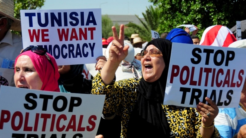 Arrestation en Tunisie de deux dirigeants du parti Ennahdha