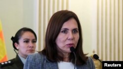 La canciller boliviana, Karen Longaric, reveló que podría haber una reunión de cancilleres con México.