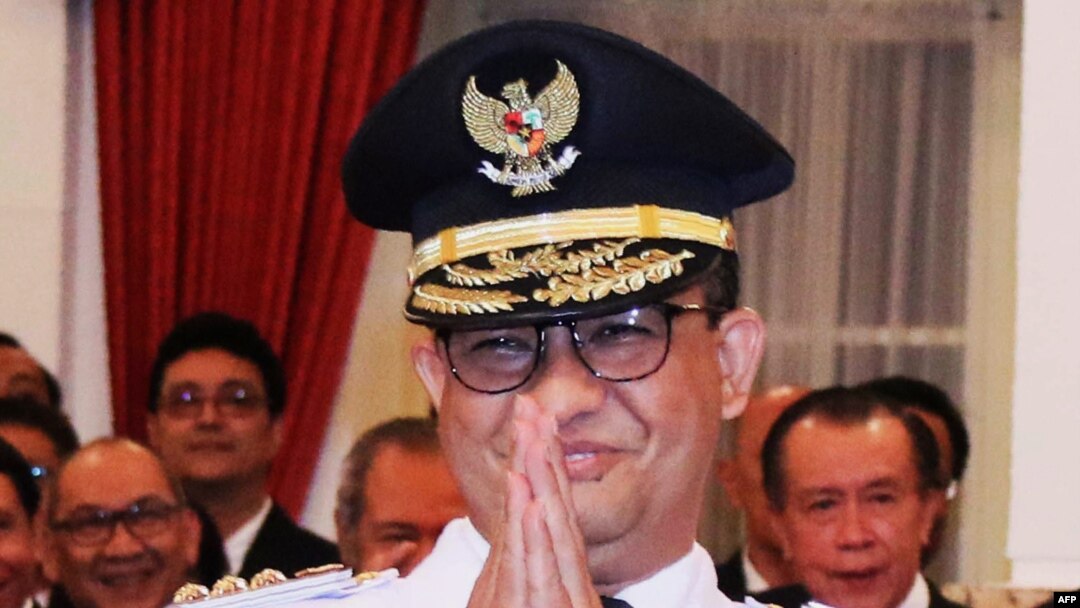 Anies Baswedan saat dilantik di Istana Negara, 16 Oktober 2017.