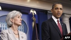 Predsednik Obama, u pratnji sekretara za zdravstvo Ketlin Sibilijus, saopštio je promene politike o kontracepciji kojom se od verskih institucija traži da pokriju troškove kontrole radjanja.