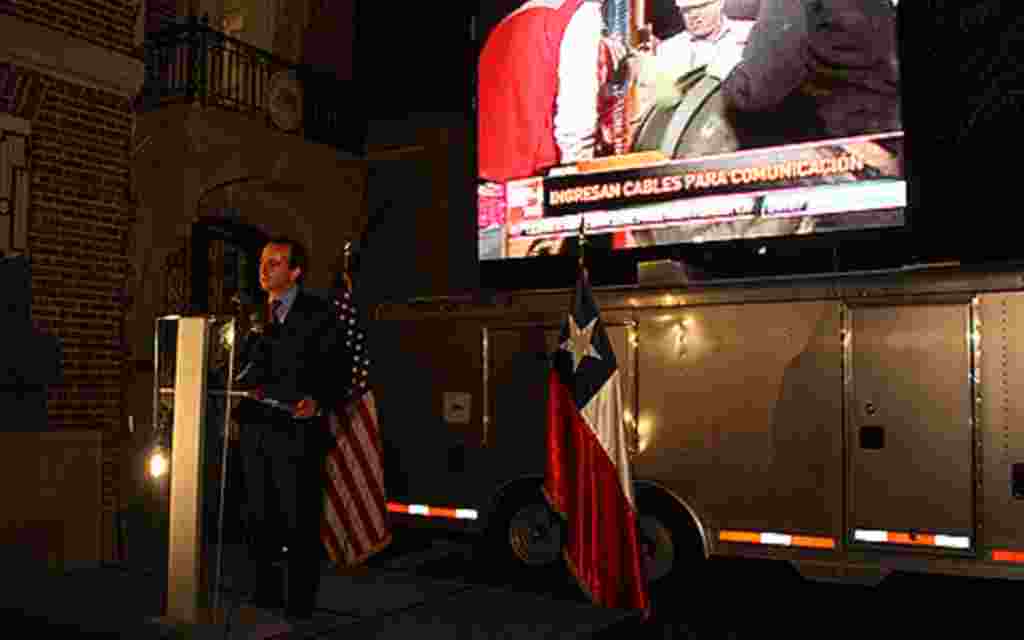 Arturo Fermandois, embajador de Chile en Estados Unidos, agradeció la presencia de todos los que se acercaron a la embajada de su país y vaticinó el exitoso rescate de sus compatriotas mineros.