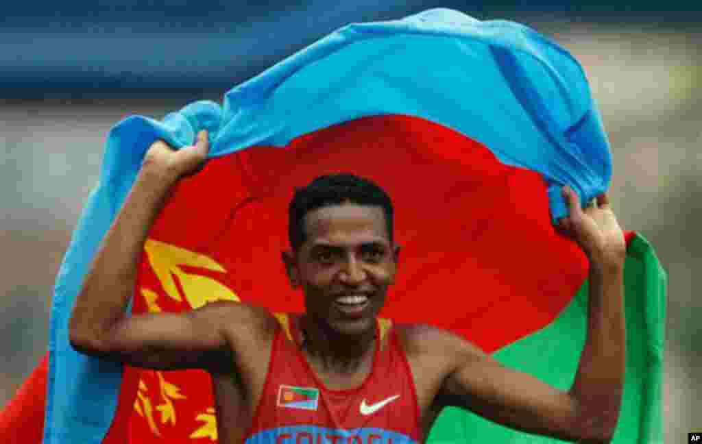 IN THE RUNNING Zersenay Tadesse of Eritrea won the Association for International Marathons and Distance Races Citizen World’s Fastest Time Award last week in Nanning, Gaunqxi province, China. Zersenay and Meseret Defar of Ethiopia are leading contenders i