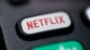 ARCHIVO - El logotipo de Netflix aparece en un control remoto en Portland, Oregón, EEUU, el 13 de agosto de 2020.