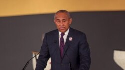 Ahmad Ahmad, Presiden Konfederasi Sepak Bola Afrika, berbicara selama pengundian CAF, untuk putaran kedua pertandingan Konfederasi Sepak Bola Afrika (CAF) untuk kualifikasi Piala Dunia FIFA 2022, di ibu kota Mesir, Kairo. (Foto: AFP / Mohamed el -Shahed)