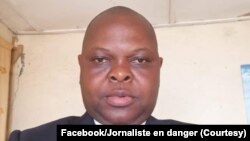 Mopanzi sango Sosthène Kambidi akangami mpo na vidéo ya bobomi ya ba experts ya ONU na Kasaï, photo ebimisaki na Facebook na Jed (Jouranluste en danger), le 24 septembre 2021.