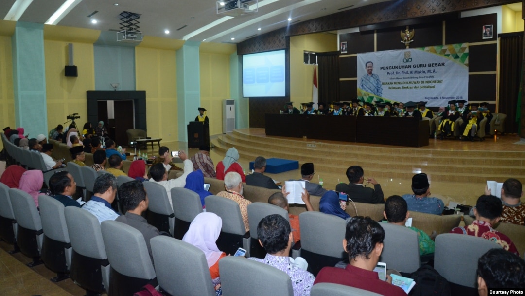 Ilmuwan Indonesia terbelenggu administrasi, paparan Al Makin di UIN Sunan Kalijaga, (8/11). (Foto Humas UIN)