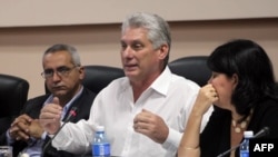 Archivo - El presidente de Cuba, Miguel Díaz Canel, estrenó su cuenta en Twitter el 10 de octubre de 2018.