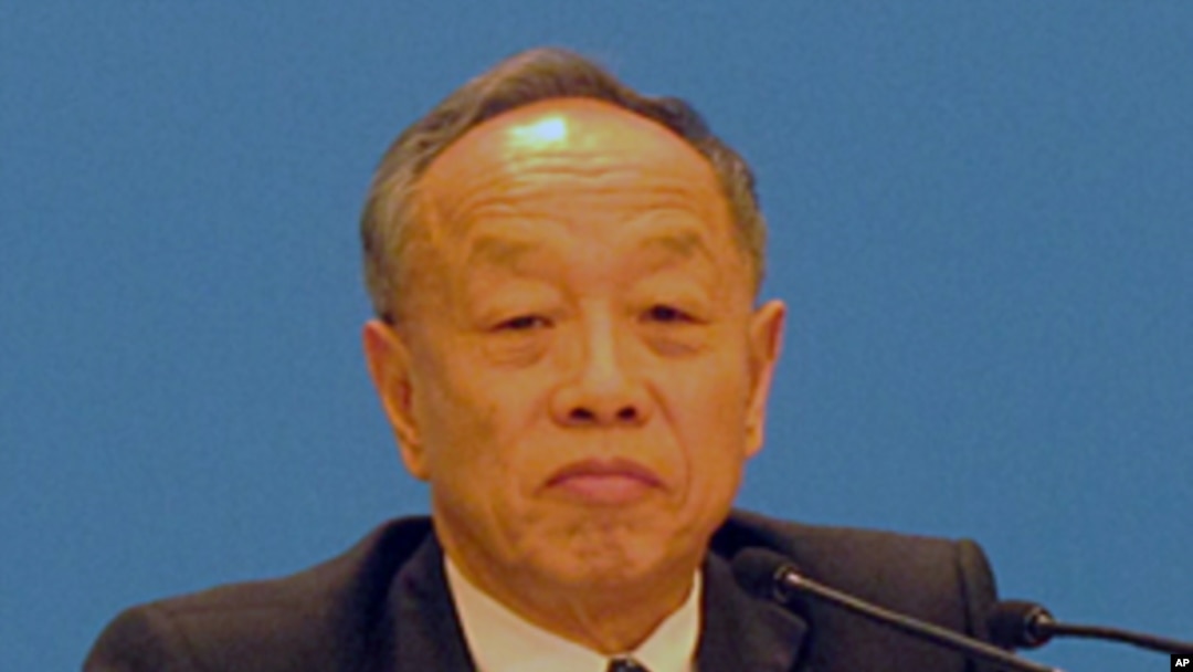 中国全国人大发言人李肇星在北京举行新闻发布会
