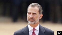 El rey de España, Felipe VI, criticó a las autoridades catalanas por convocar al referéndum independentistas.