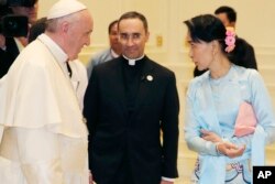 Pope Francis meets Myanmar's leader Aung San Suu Kyi in Naypyitaw, Myanmar, Nov. 28, 2017.