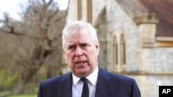 Pangeran Andrew berbicara selama wawancara televisi di Royal Chapel of All Saints di Royal Lodge, Windsor, Inggris, 11 April 2021. (Foto: AP)